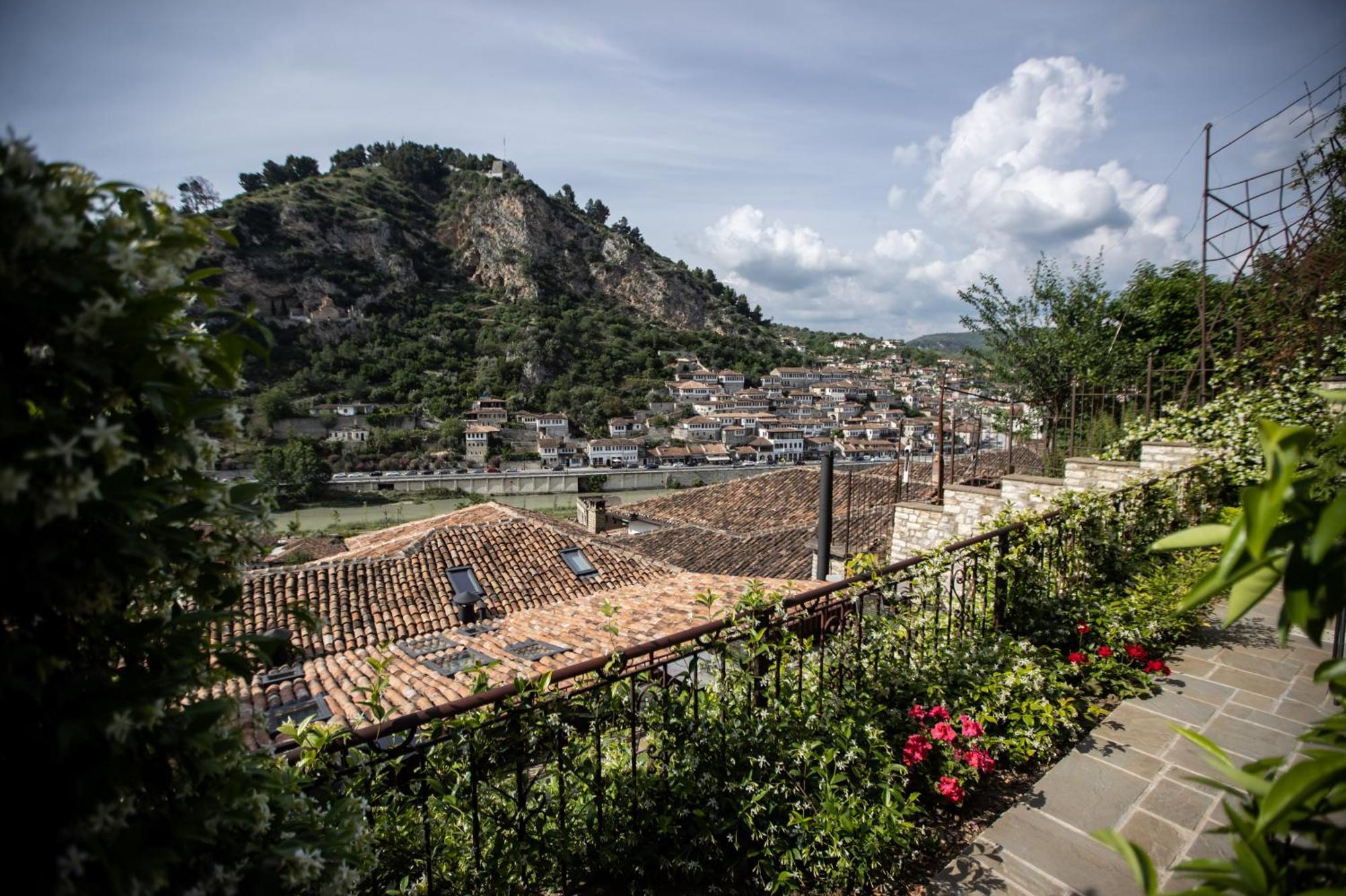 Vista Boutique Hotel Berat Exterior photo